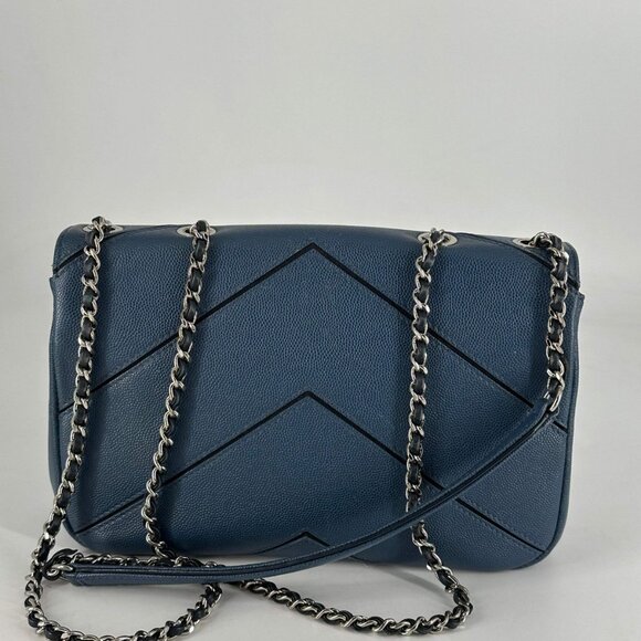 Chanel Caviar Macro Flap Bag Chevron Blue - Picture 3 of 9
